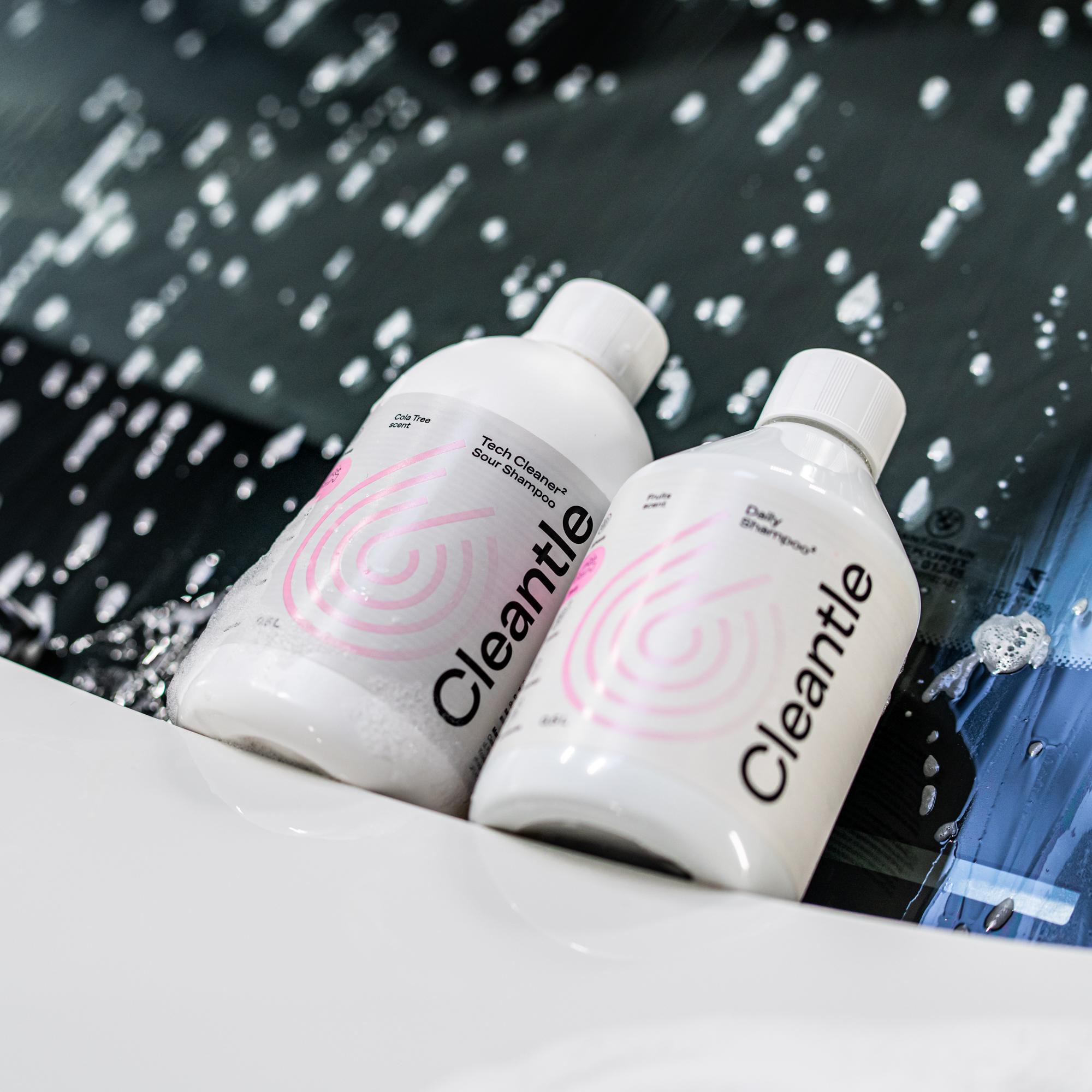 Kwaśny szampon samochodowy bez niebezpiecznych kwasów Tech Cleaner²