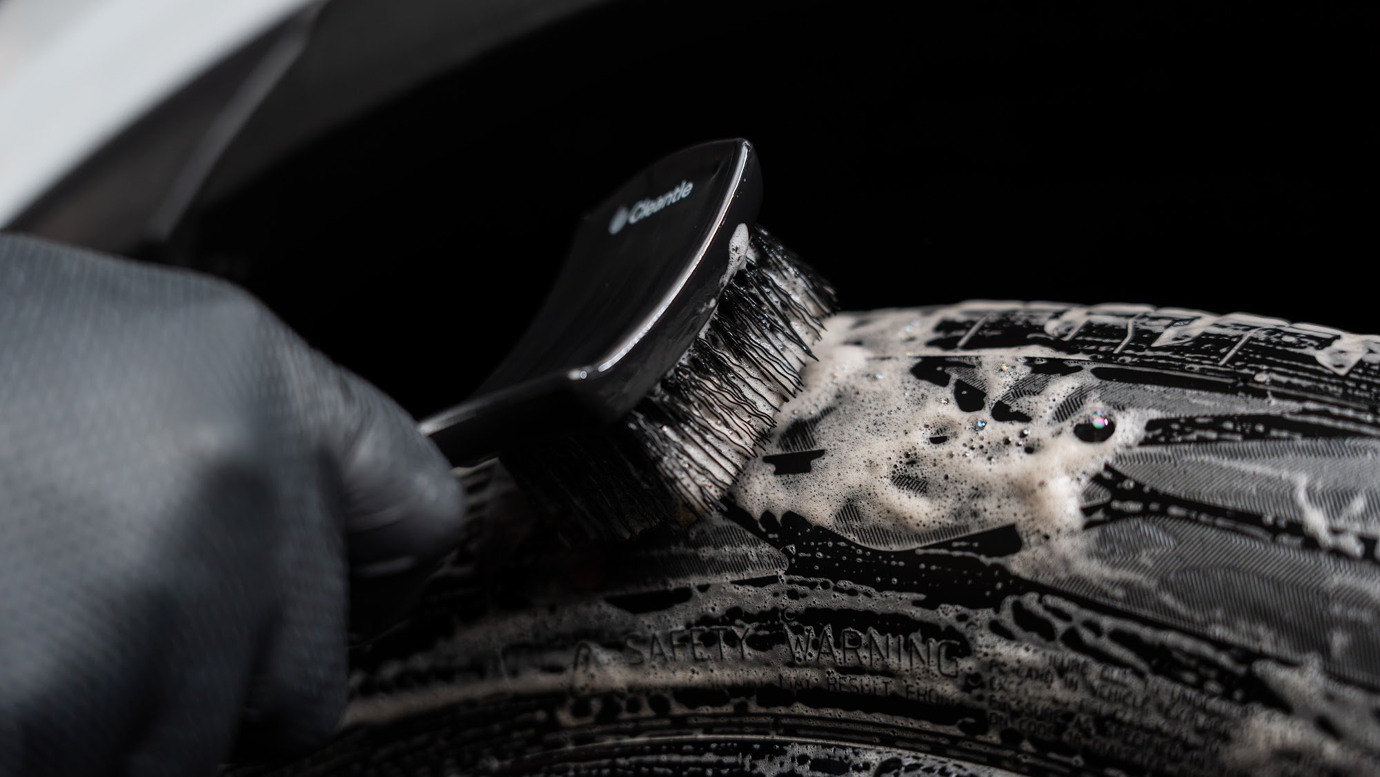 Czyszczenie opony szczotką Cleantle Tire Brush